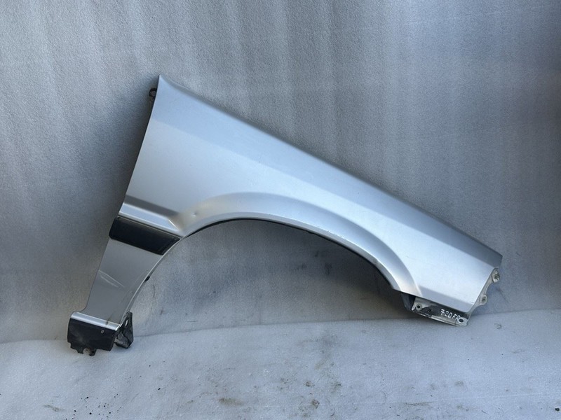 1984 1985 1986 1987 HONDA CIVIC SEDAN RIGHT PASSENGER SIDE FRONT FENDER SILVER