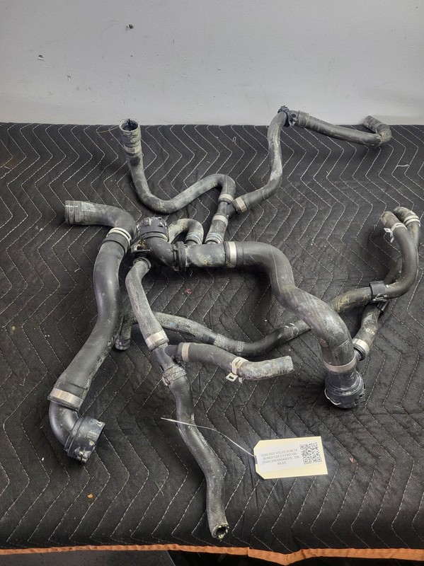 2018-2023 Volvo XC40 Engine Radiator Coolant Water Hose Pipe SET OEM 32240181