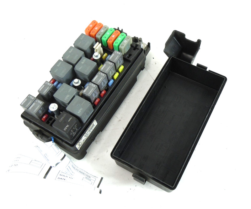 2004 2005 Saturn Vue 3.5L Engine Relay Fuse Box OEM