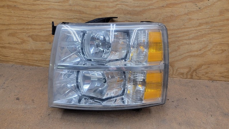 2007-2014 Chevrolet Silverado Left Driver Halogen Headlamp Headlight OEM