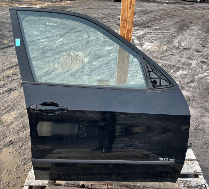 2007-2013 BMW X5 xDrive50i Front Right Passenger Side Door Shell Panel OEM