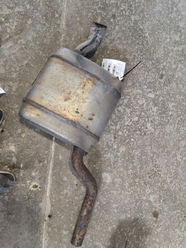 2014-2017 Volkswagen Passat rear muffler exhaust tailpipe resonator 561253609P