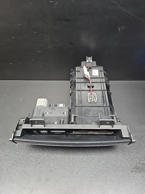 2017 - 2024 MASERATI GHIBLI DASH BIN TRAY COMPARTMENT PHONE HOLDER OEM 670066186