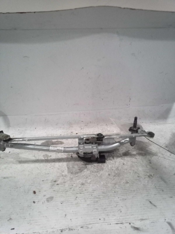 2022 VOLVO XC40 Wiper Motor OEM 323281394, 37K Miles, White, 6 Month Warranty
