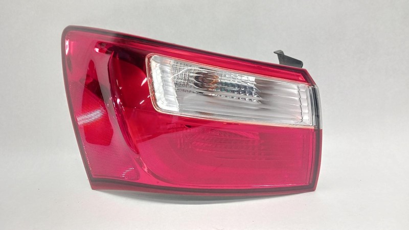 12-'17 KIA RIO Sedan Left driver outer Taillight incandescent OEM Grade A!