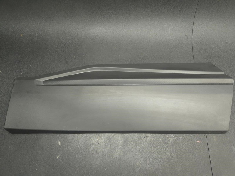 Rear Right Door Lower Molding 2025 Nissan Kicks 82870-7LD0A 2026