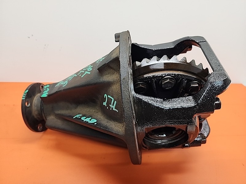 2006 - 2013 Toyota Tacoma 3.58 Ratio AT 2.7L OEM W/O Prerunner Rear Carrier