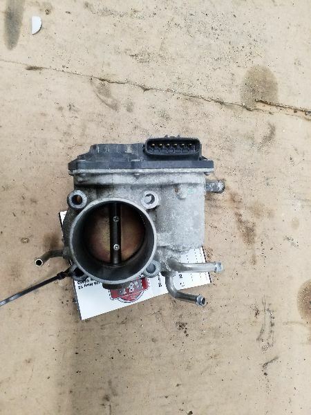 Throttle Body Throttle Valve Assembly 4 Cylinder Fits 04-07 HIGHLANDER 211551