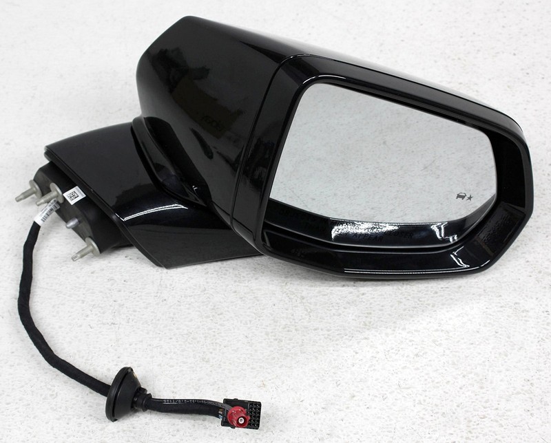 OEM Right Side Mirror Scratches For Cadillac XT6 Luxury, Luxury, Manhattan Noir