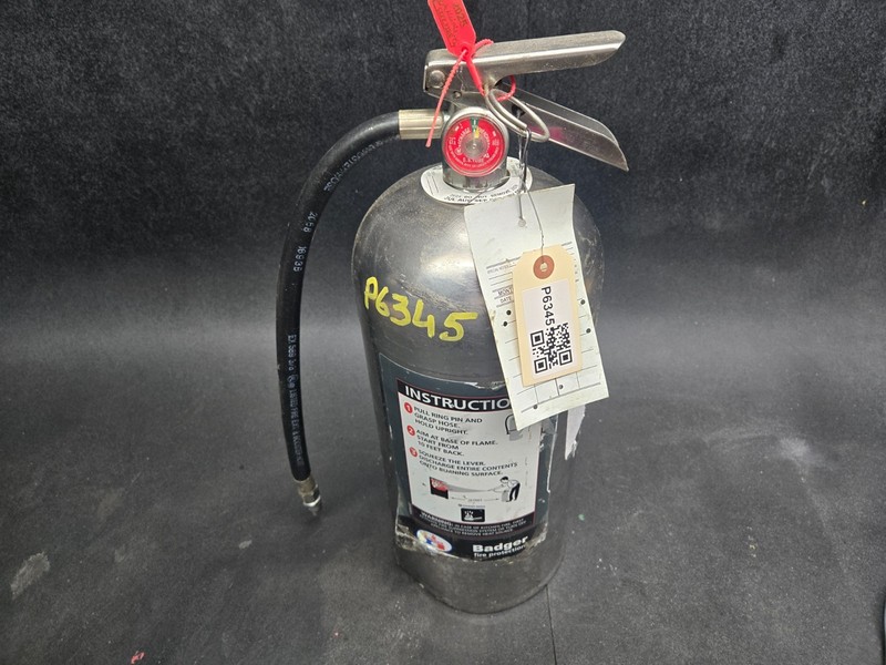 Fire Extinguisher Badger WC-100 AC-420586 Rechargable
