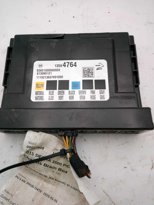 2015 GMC Sierra 3500 Body Control Module OEM 13587704 116K Miles Grey