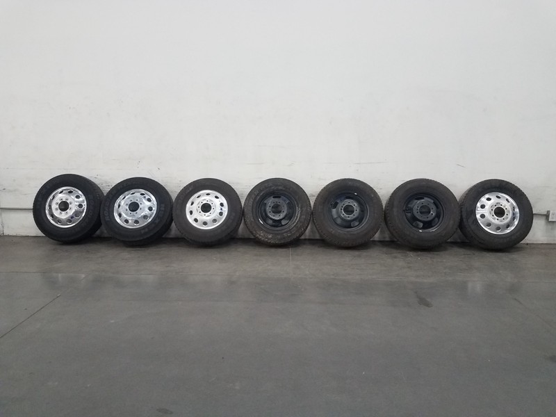 2018 Ram 3500 Laramie DRW Diesel 4x4 OEM Dually Wheel / Tire Set - 7 #5222 KK1