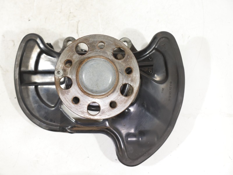 2012-2014 Mercedes W204 Sedan RWD C250 Front LEFT Steering Knuckle Spindle OEM