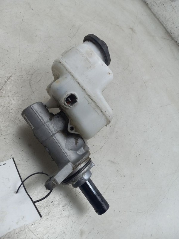 09-14 TOYOTA TACOMA 4.0L RWD AT BRAKE MASTER CYLINDER