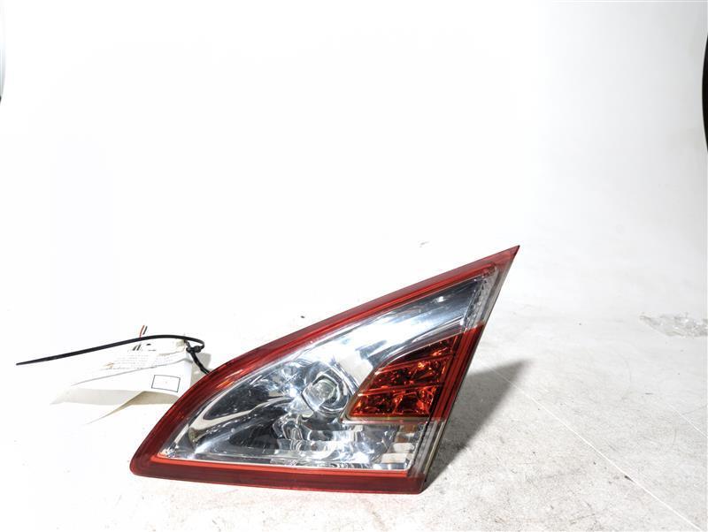 Used Right Tail Light Assembly fits: 2011 Nissan Murano 4 Dr quarter panel mount
