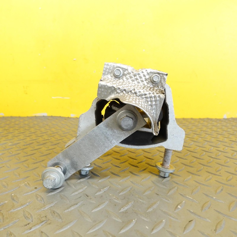 2020-2022 RANGE ROVER EVOQUE ENGINE MOUNT SUPPORT BRACKET OEM K8D26H051