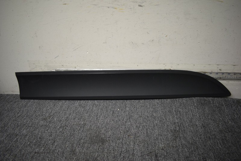 2014-2016 PORSCHE MACAN RIGHT SIDE DOOR MOLDING FACTORY OEM