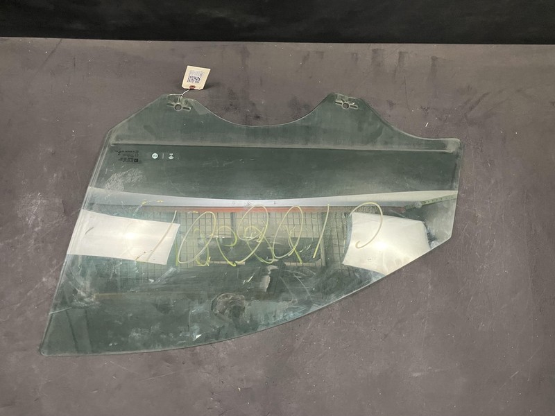 Front Left Door Window Glass 2019 Chevrolet Equinox 84398670 2018 2020 - 2023