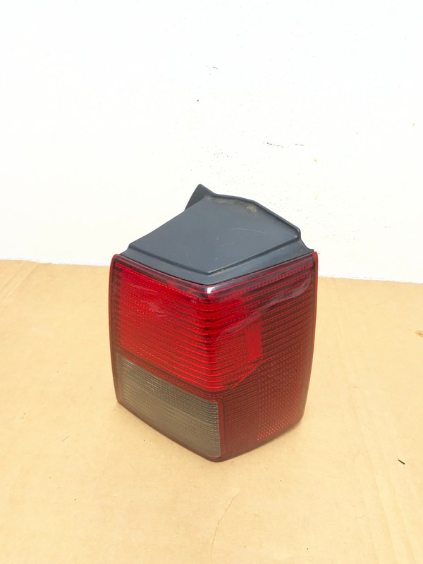 2006-2011 Mitsubishi Endeavor Right Passenger RH Side Tail Light Oem AD2552 LK