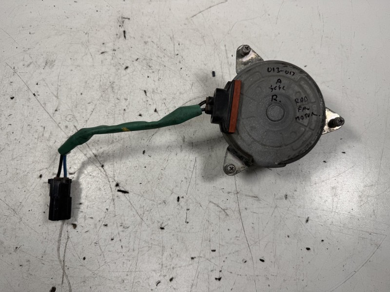 013-017 Honda Accord 4 Cyl Right Side Radiator Fan Motor 38616-5A2-A01 OEM