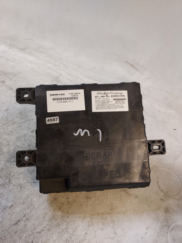 2005-2007 Ford Five Hundred 500 Smart Junction Fuse Box BCM 6G1T-15604-DA OEM