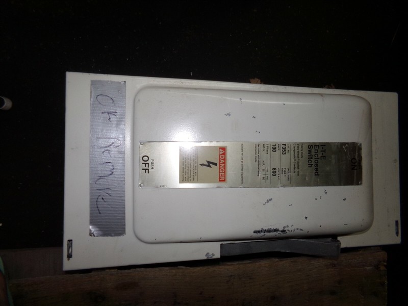 Siemens ITE F-353 Type 1 Enclosed Safety Switch 42217 22.5" x 11"