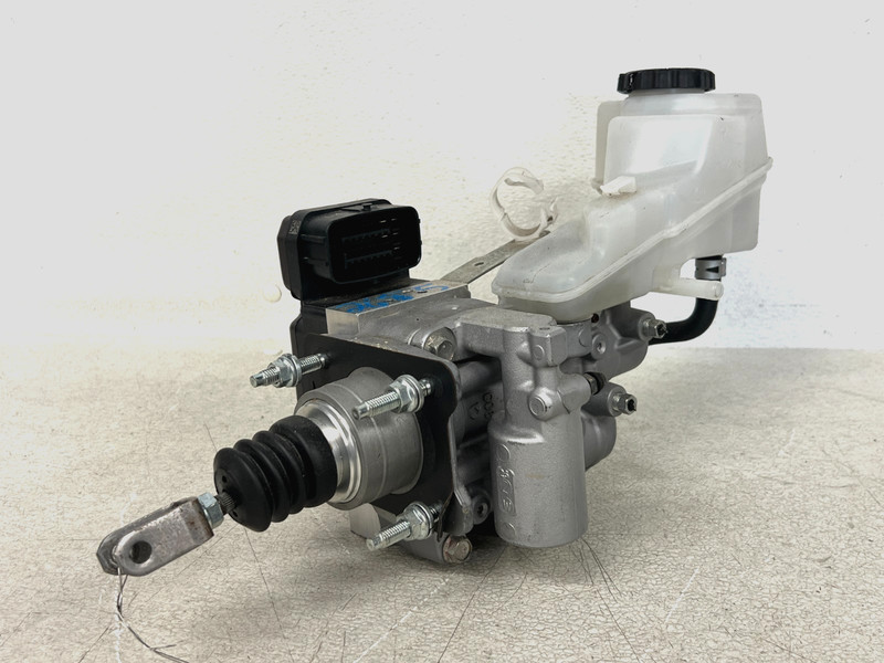 ⭐2017-2018 TOYOTA PRIUS PRIME POWER BRAKE BOOSTER & MASTER CYLINDER OEM LOT2685