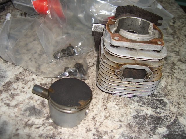 Jonsered 801piston and cylinder chainsaw part only bin 339