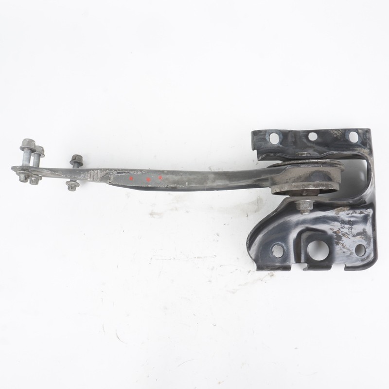 2022 - 2024 MERCEDES EQB OEM REAR LEFT LOWER TRAILING CONTROL ARM