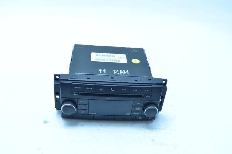 10-12 DODGE RAM 2500 CENTER DASH CD PLAYER RADIO HEAD UNIT OEM