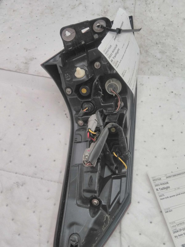 2022 Nissan Rogue Right Tail Light Assembly Red OEM 24000 Miles