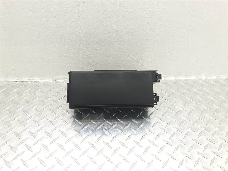 2008 CHRYSLER ASPEN ENGINE FUSE BOX OEM 4692192AA