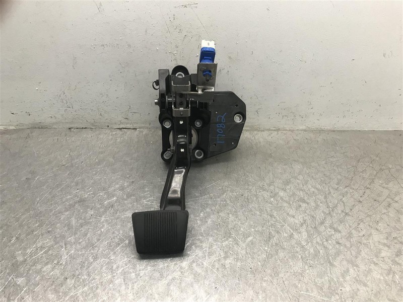 2016 JEEP CHEROKEE BRAKE BREAK PEDAL OEM 546.AM8516