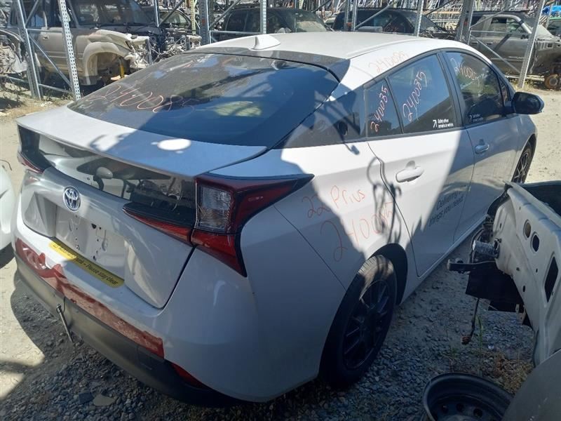 19 20 21 22 TOYOTA PRIUS L REAR BUMPER RED-3U5 SCRATCHES