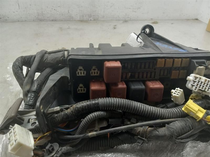 Main Engine Room Harness 4.7L AT RWD Fits 00-01 TUNDRA 82111-0C030