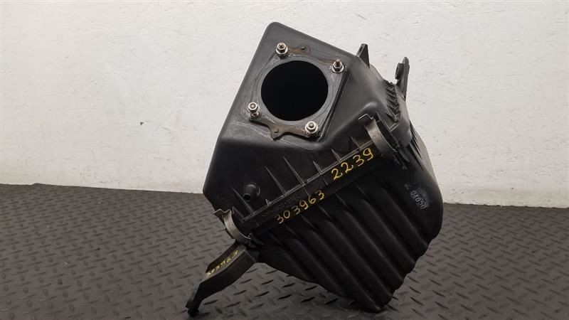 95-04 Toyota Tacoma 4 Cyl Air Cleaner Box 2RZFE 3RZFE Engine OEM 17700-0C010