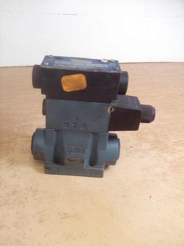 Oilgear VDS625-D05H-115/DF-ID-SO-10 Directional Control Valve