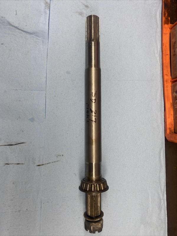 JOHN DEERE 317 GARDEN TRACTOR rear end right axle 16 1/4” long