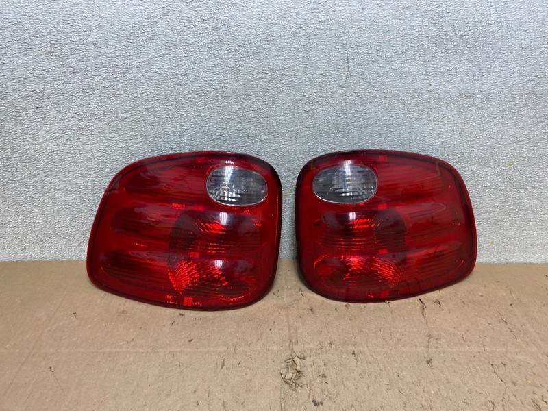 1997 to 1999 Ford F150 F-150 Left+Right Side Tail Lights Oem W3644 DW