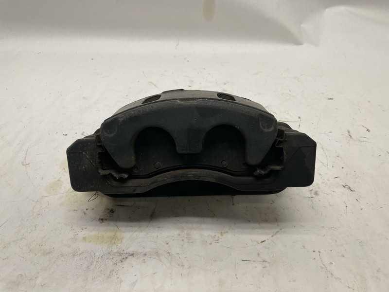 2015-2018 CADILLAC ESCALADE FRONT RIGHT PASSENGER SIDE CALIPER AKEBONO OEM