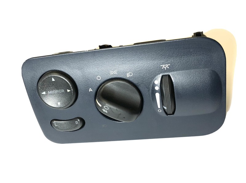 HEADLIGHT SWITCH NO FOG NO AUTO 01/04 CARAVAN TOWN COUNTRY VOYAGER w/fog defog