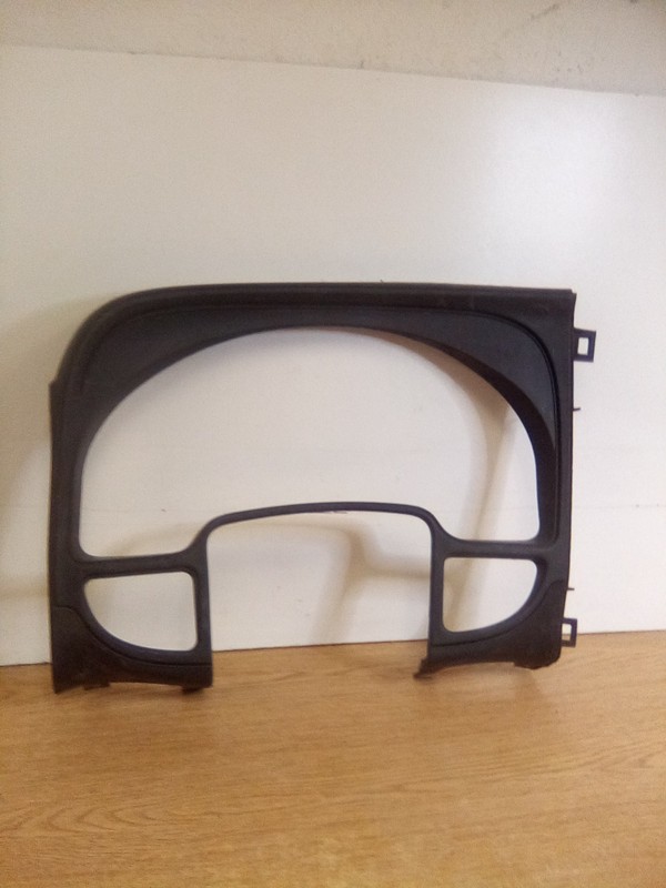 International Prostar Trim Bezel 8333-001