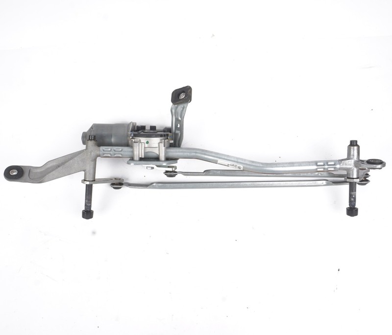 2021 -2024 BMW 228I F44 FRONT WINDSHIELD WIPER TRANSMISSION LINKAGE W/ MOTOR OEM