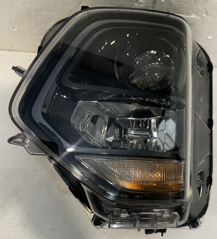 2019-20 HYUNDAI SANTA FE LH LED HEADLAMP ASSY OEM PART# 92101-S2000