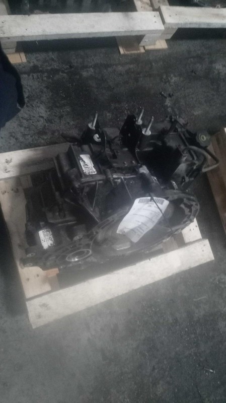 2016 Ford Explorer Automatic Transmission Assembly - Needs New Pan & Plug