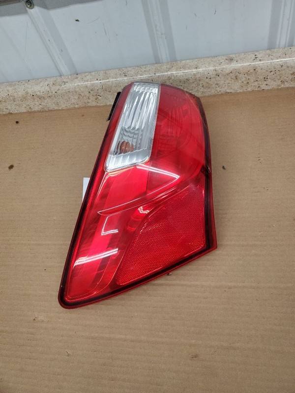 Driver Tail Light Sedan Quarter Panel Mounted Fits 12-17 RIO 293899