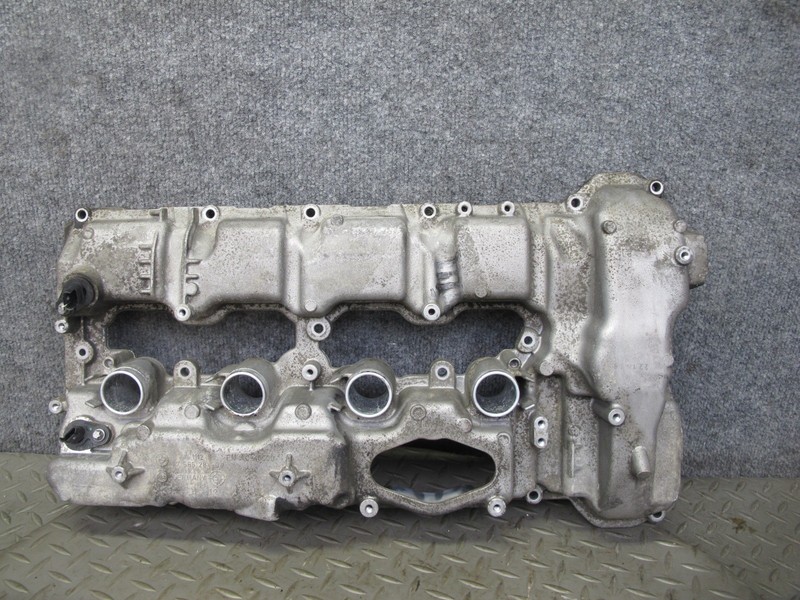 2010-2014 BMW E71 X6M S63 LEFT ENGINE CYLINDER HEAD VALVE COVER