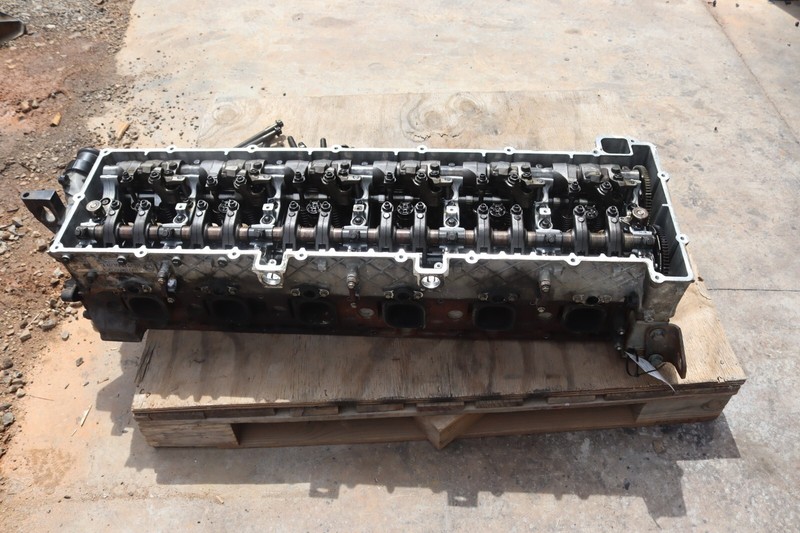 08-2017 FREIGHTLINER CASCADIA 125 DETROIT DD15 ENGINE CYLINDER HEAD COMPLETE OEM
