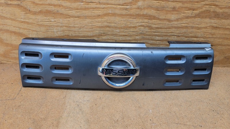 2009 2010 2011 2012 2013 2014 Nissan Cube Front Bumper Grille W/Emblem OEM
