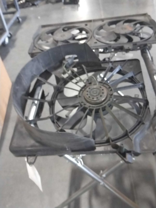 2010 Jeep Liberty Engine Cooling Fan Motor OEM 3.7L Silver 140K Miles